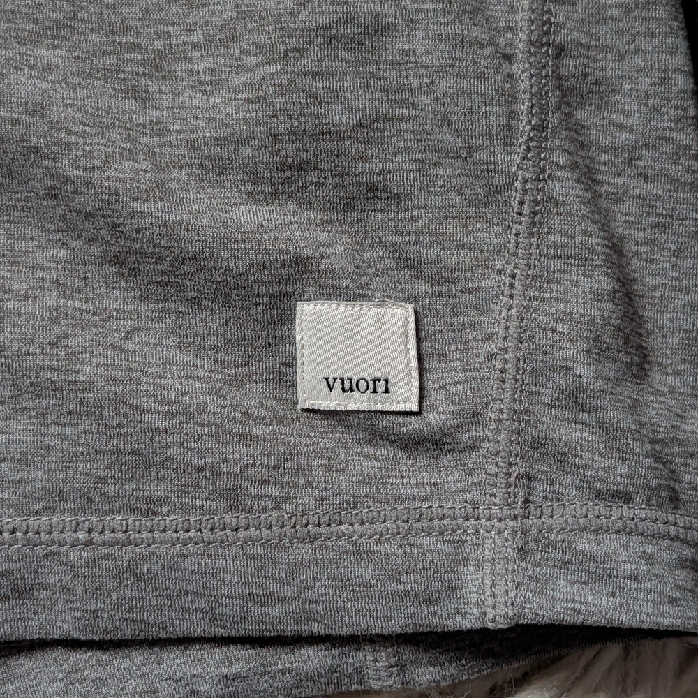 EUC Vuori Crescent Half Zip Pullover in Heather Gray - Picture 7 of 16